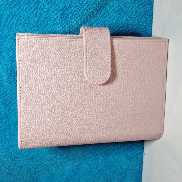 A6 Personal Notebook Binder, 6 Ring, Soft Leather A6 Planner, Rose gold Rings - Picture 3 of 10